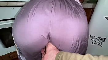 Stepson discovers stepmom's large butt for anal play in homemade video